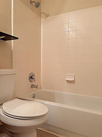 Building Photo - 9805 Nixon Dr