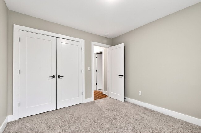 Building Photo - Modern 3BR Townhome in Millbank Village!
