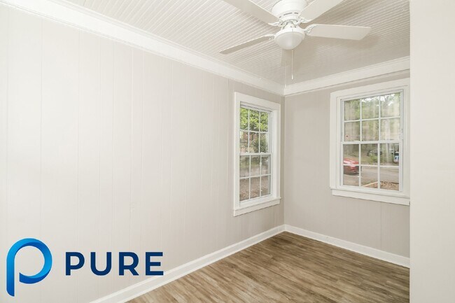 Building Photo - 1 Hillcrest Ave