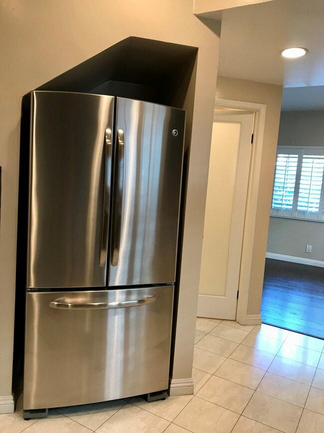 Building Photo - 2402 34th St