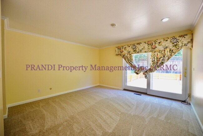 Building Photo - Spacious Greenbrae Home Featuring Expansiv...