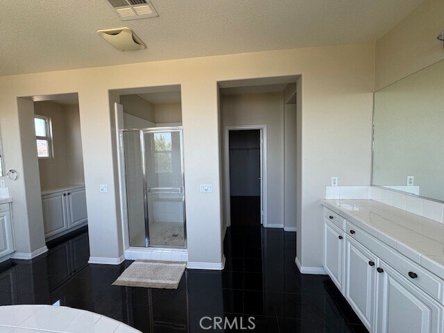 Building Photo - 16034 Skyridge Dr