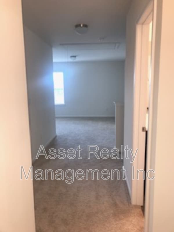 Building Photo - 2545 Cottonwood Dr