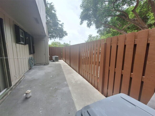 Building Photo - 22280 Timberly Dr