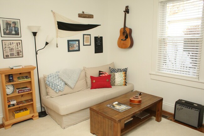 Building Photo - 119 Observatory Ave