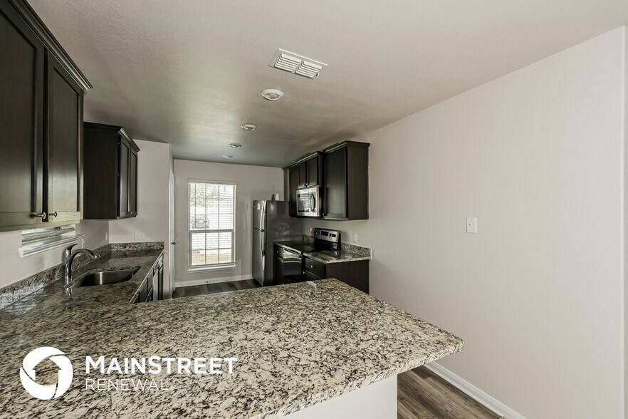 Building Photo - 122 Bluebonnet Dr