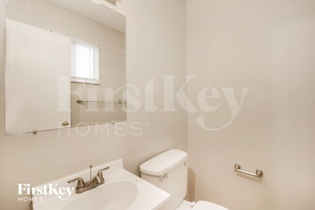 Building Photo - 667 E Edgewood Ave