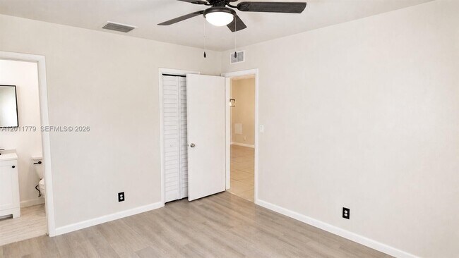 Building Photo - 6701 Pershing St