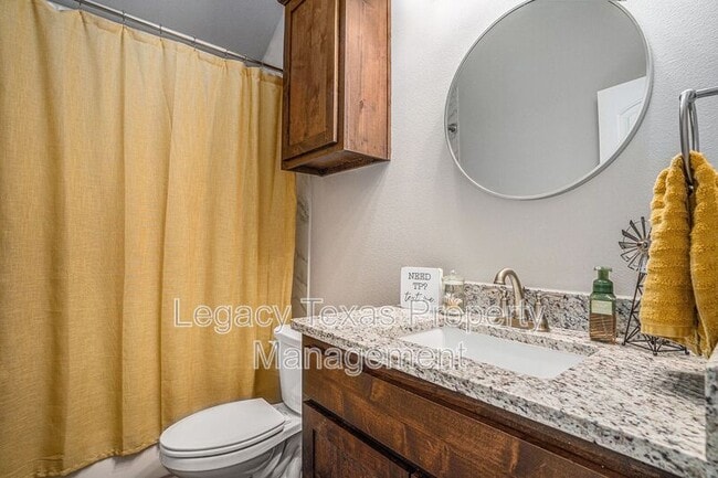 Building Photo - 226 Harp Ave