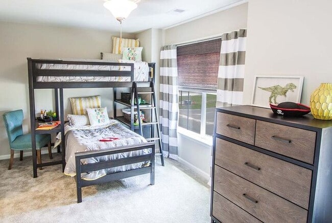 Building Photo - Coming Soon - Lovely 2 Bedroom 2.5 Bath Townhome in Goose Creek!