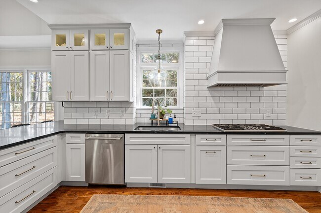 Building Photo - 105 Silverado Trail