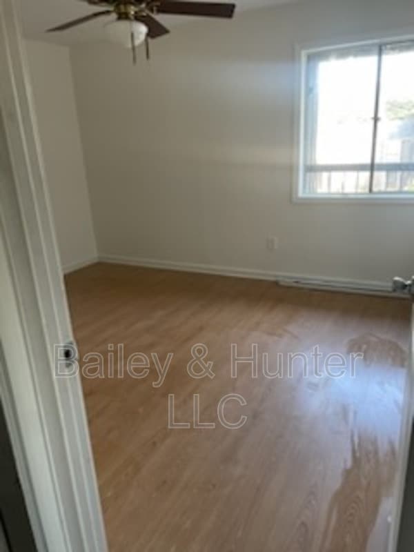 Building Photo - 6012 Regent Manor