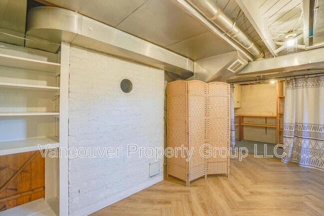 Building Photo - 8709 NE 63rd St
