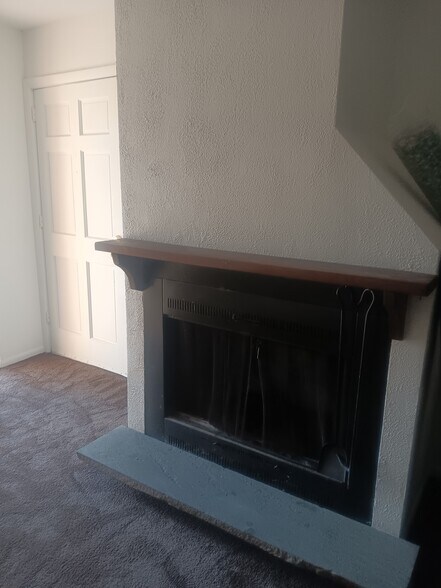 Living Room - 20 Lancaster Est