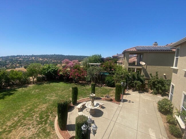 Building Photo - AVAILABLE BY 1/1/26 - ELEGANT AND SPACIOUS 4 BED, 4 BATH 2 STORY HOME WITH VIEWS OF EL DORADO HILLS