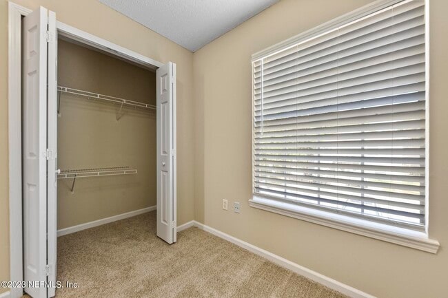 Building Photo - 1984 Mary St