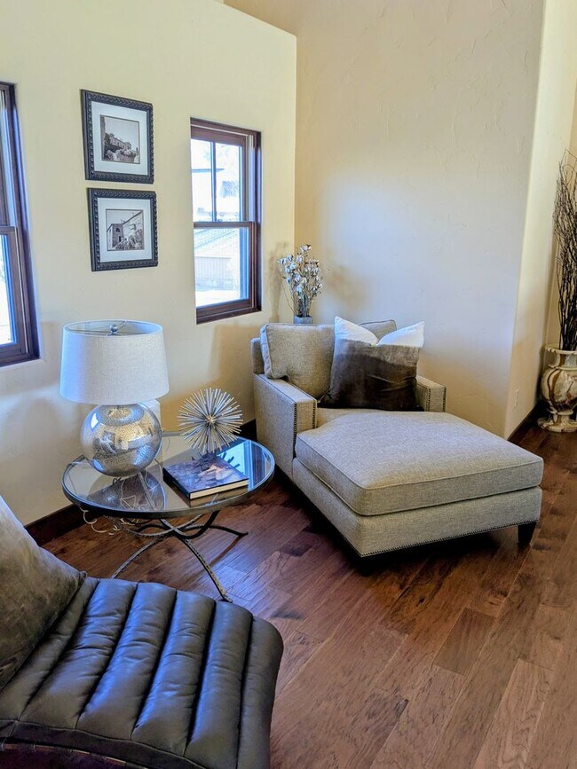 Building Photo - 29 Primrose Ln