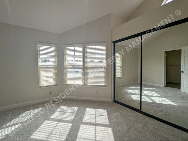 Building Photo - 15921 Avenida Villaha