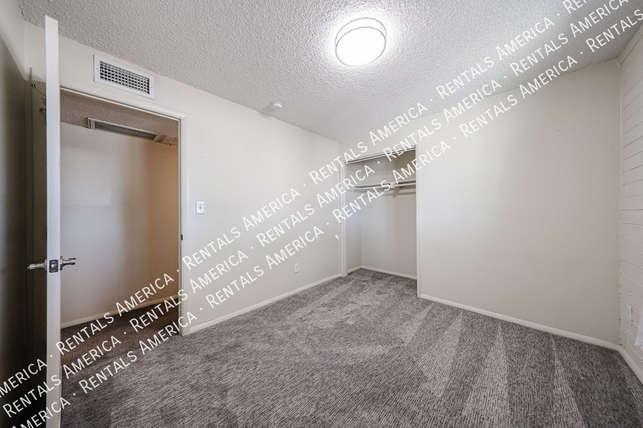 Building Photo - 7901 E Kimsey Ln