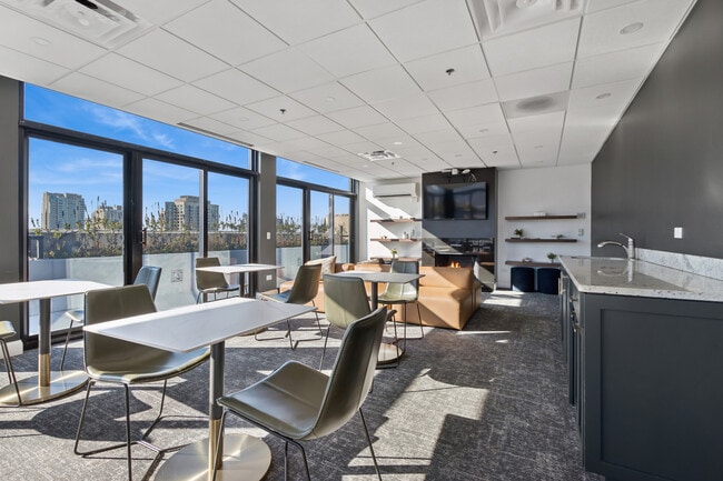 Building Photo - 375 W Erie St