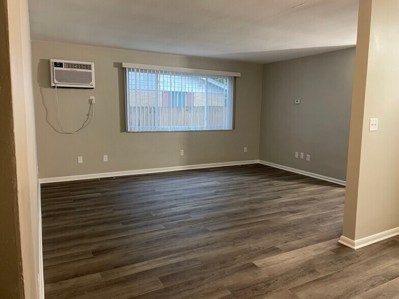 Family room - 610 Alta Ave