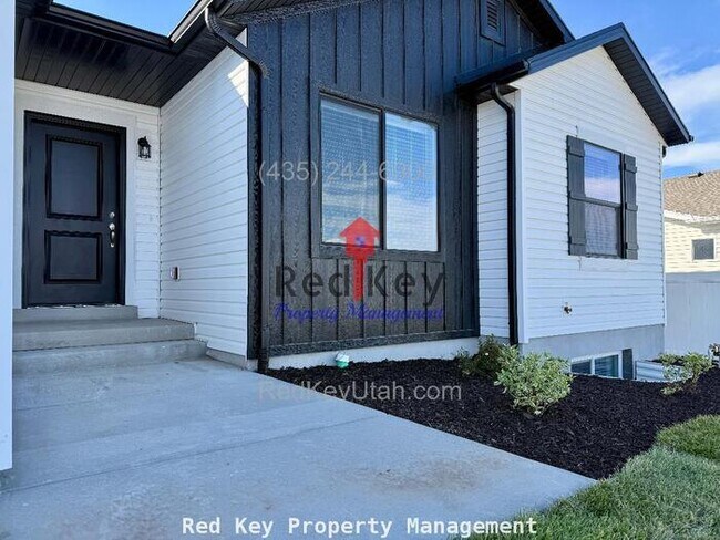 Building Photo - W High Plains Dr. Duplex