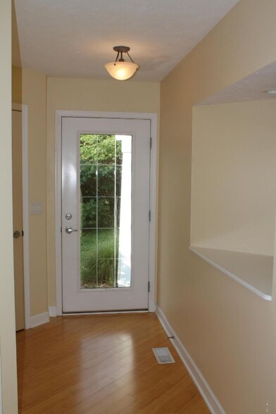 entrance with coat closet - 862 Pinnacle Run Dr SE