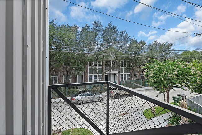 Building Photo - 1504 Cleveland St