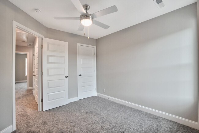 Building Photo - 68 Highland Blf Wy