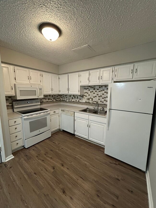 Building Photo - 4705 Leaf Crest Ct