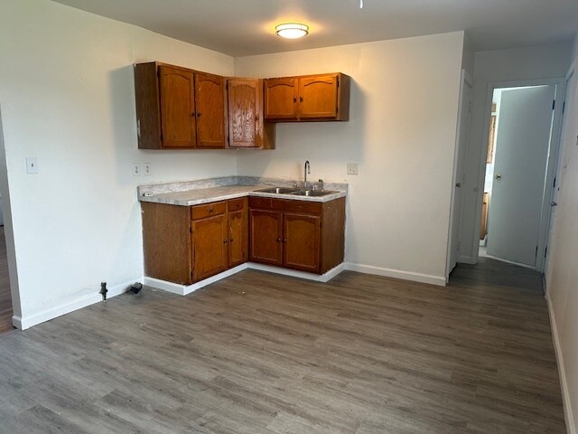 Building Photo - 1867 Alvason Ave