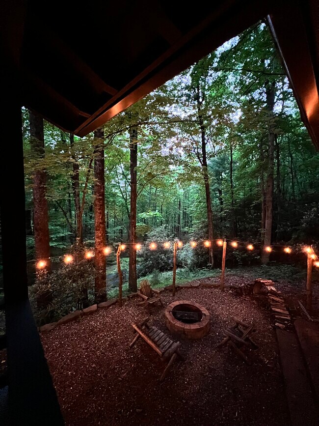 Building Photo - 59 Elm Dr