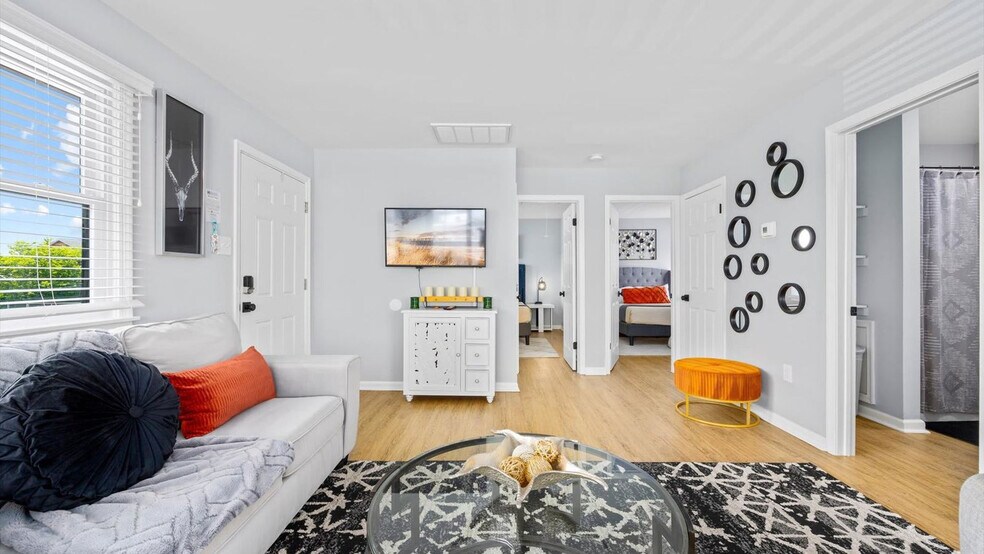 Building Photo - 714 West Ave