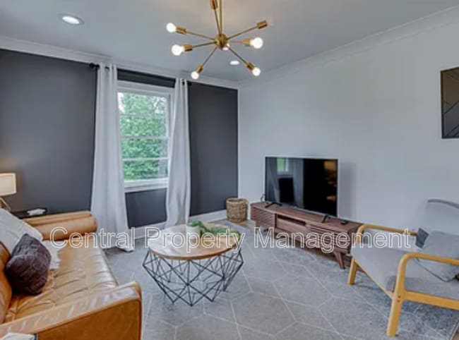 Building Photo - 1126 N Hwy 25 Bypass