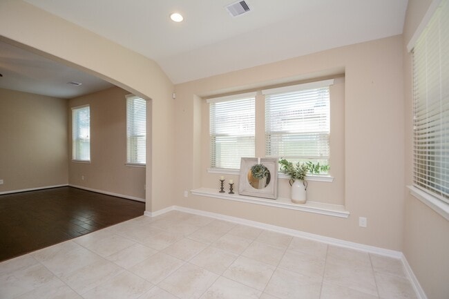 Building Photo - 118 N Heritage Mill Cir