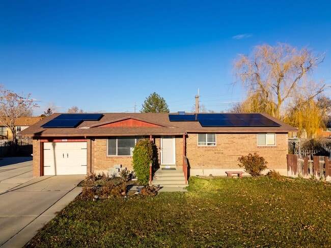 Building Photo - Beautiful home for rent!