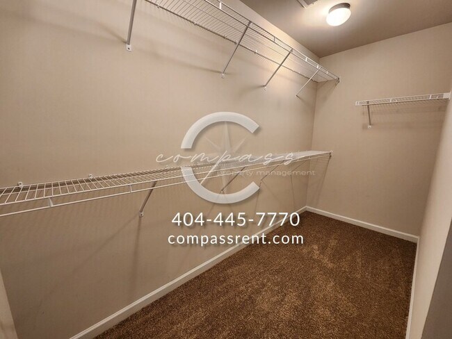 Building Photo - 1002 Mcconaughy Ct