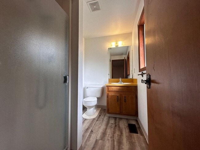 Building Photo - *COMING SOON* 3 Bedroom 2.5 bath Split level house