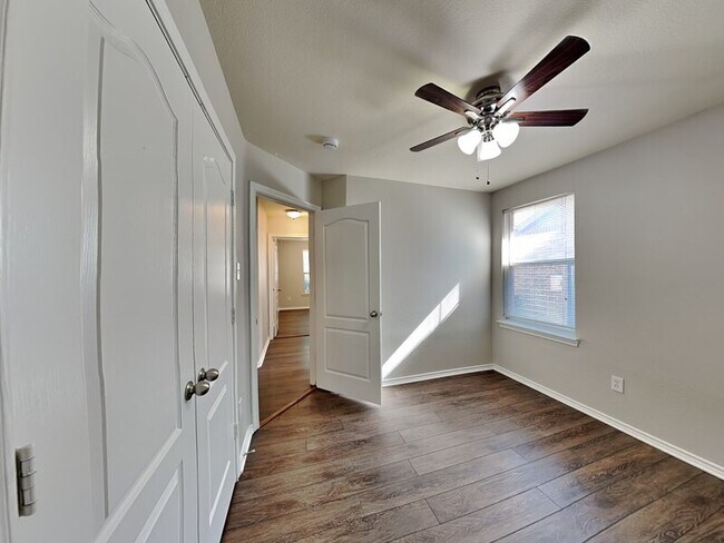 Building Photo - 8921 Highland Orchard Dr