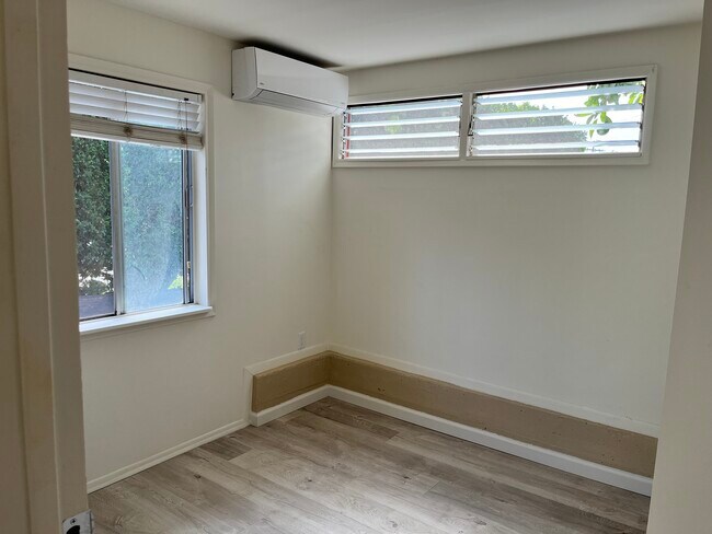 Front room - 99-1053 Halawa Heights Rd