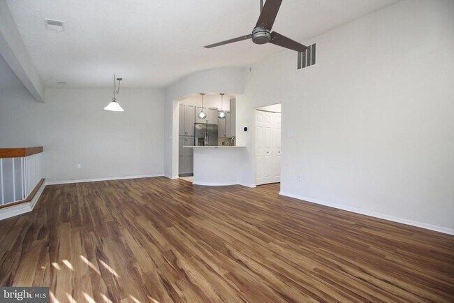 Building Photo - 1956 Villaridge Dr