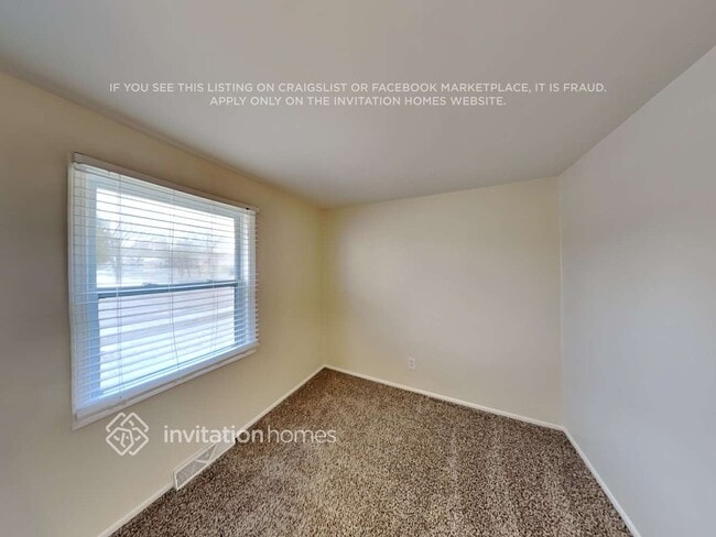 Building Photo - 334 E Center St