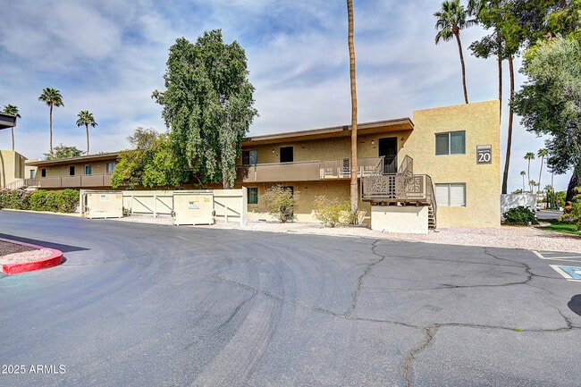 Building Photo - 7625 E Camelback Rd
