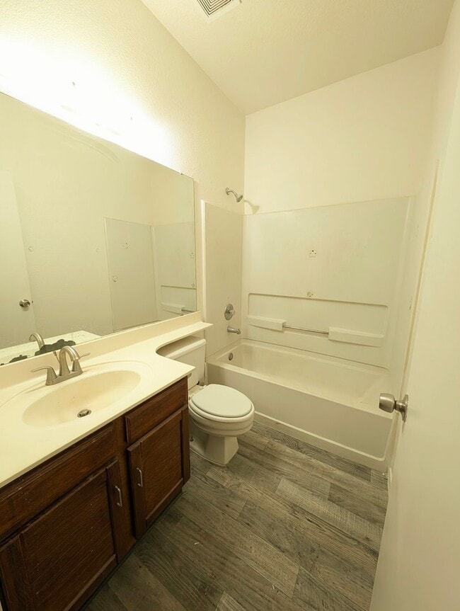 Building Photo - AVAILABLE NOW IN GREAT GILBERT LOCATION WITH NO HOA!!!