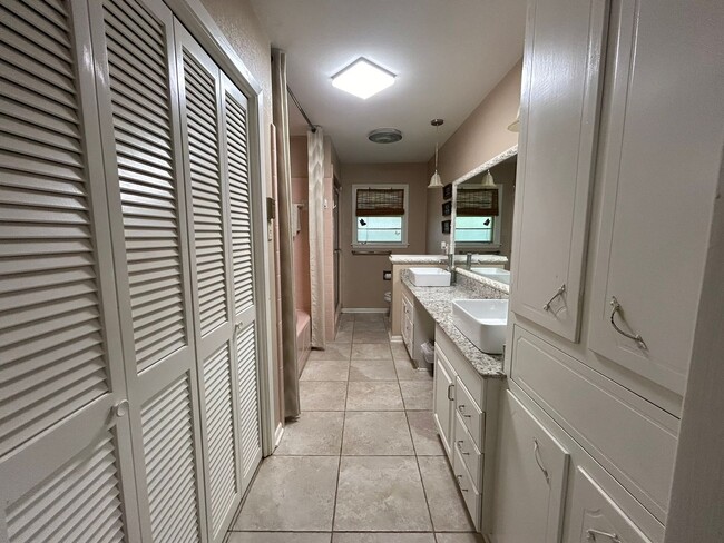 Building Photo - SPACIOUS HOME IN OF NORTH BOSSIER