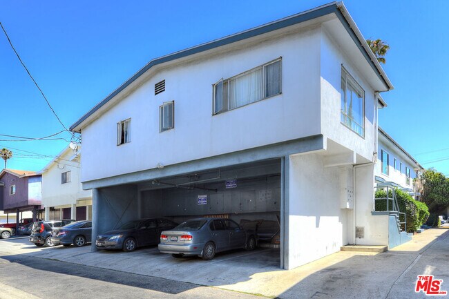 Building Photo - 4035 Inglewood Blvd