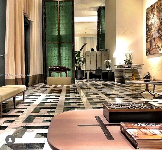 Building Photo - 801 S Miami Ave