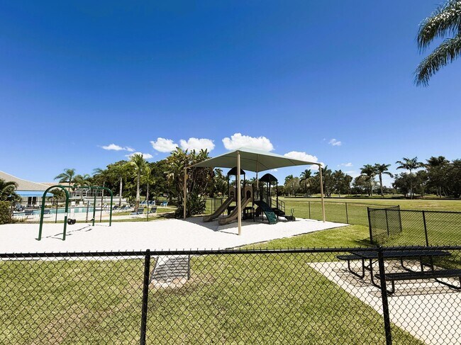 Building Photo - 8225 Pelican Harbour Dr