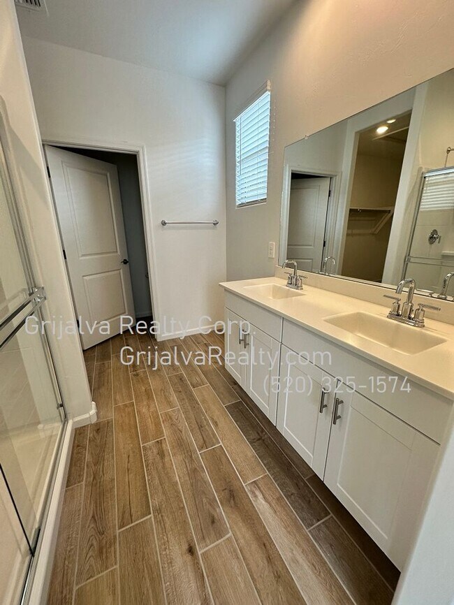 Building Photo - BRAND NEW BUILD! 4 Bedroom, 2 Bath House i...