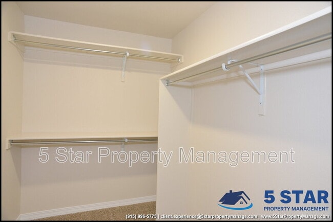 Building Photo - 806 TS Daniel Cadena Dr